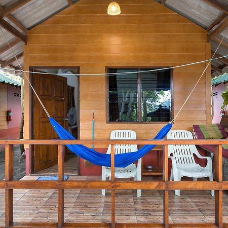 Family Song Koh Lipe Hotel Exterior foto
