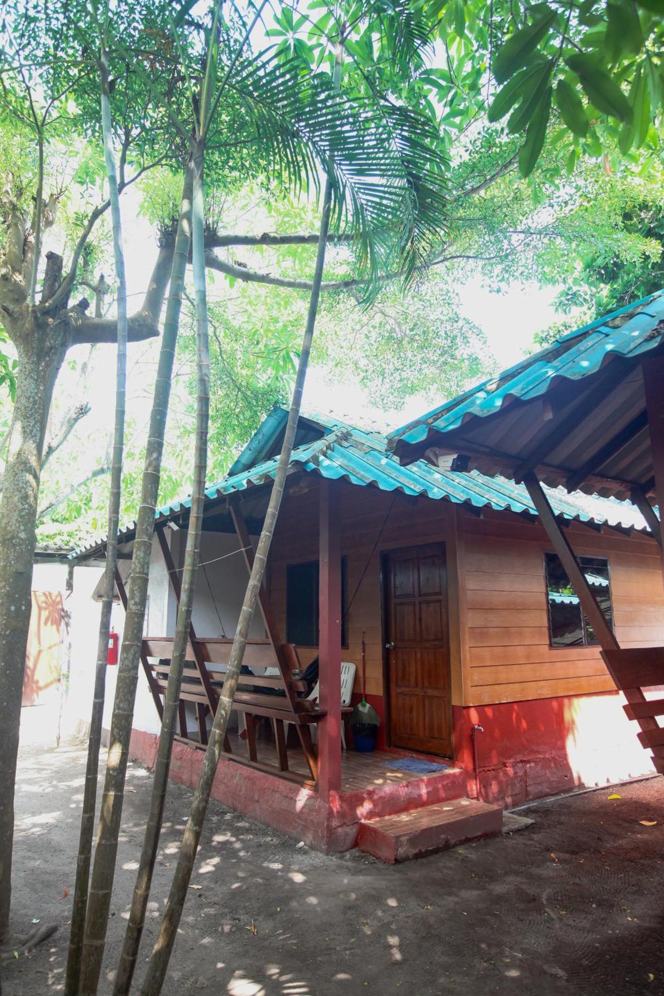 Family Song Koh Lipe Hotel Exterior foto