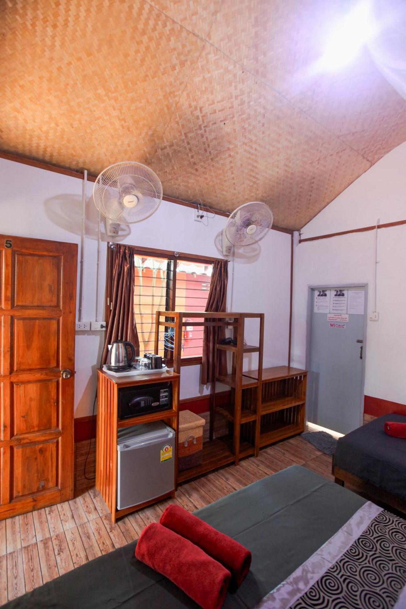 Family Song Koh Lipe Hotel Exterior foto