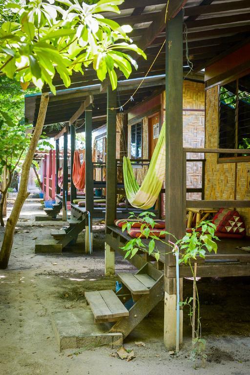 Family Song Koh Lipe Hotel Exterior foto