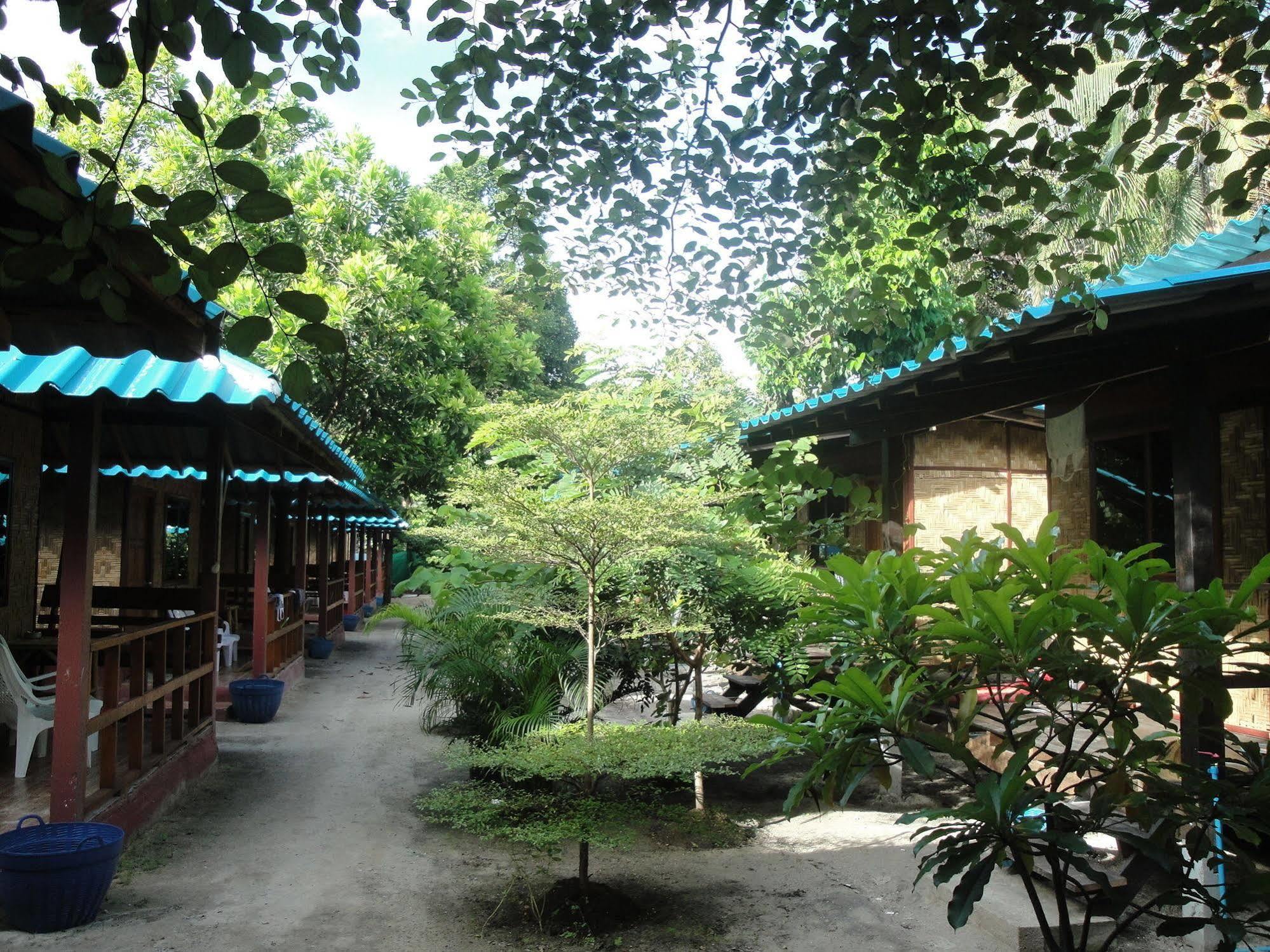 Family Song Koh Lipe Hotel Exterior foto
