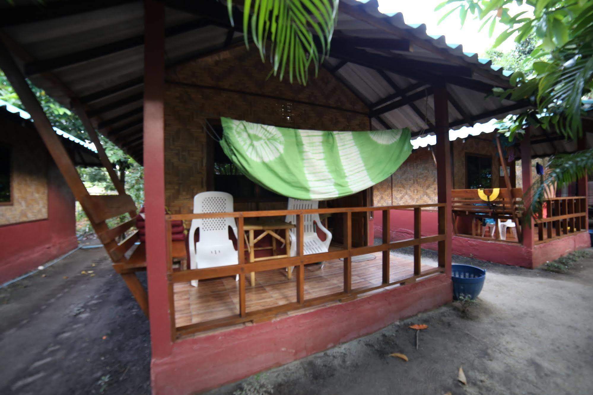 Family Song Koh Lipe Hotel Exterior foto